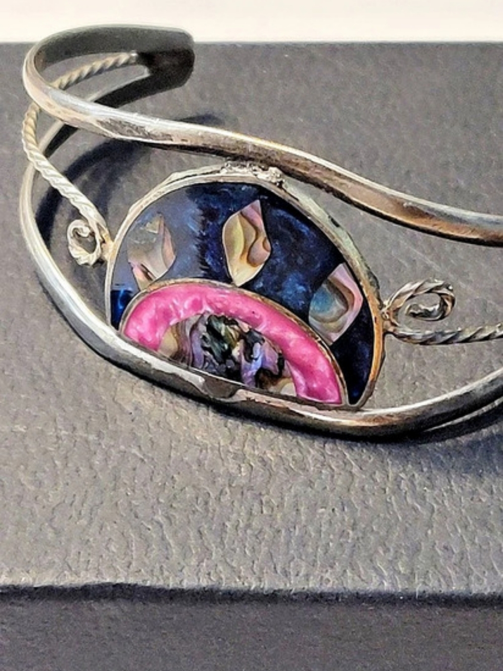 VINTAGE STUNNING GORGEOUS ABALONE BRACELET CUFF